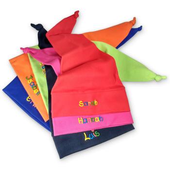 Zipfelmütze mit Namen für Kinder in verschiedenen Farben